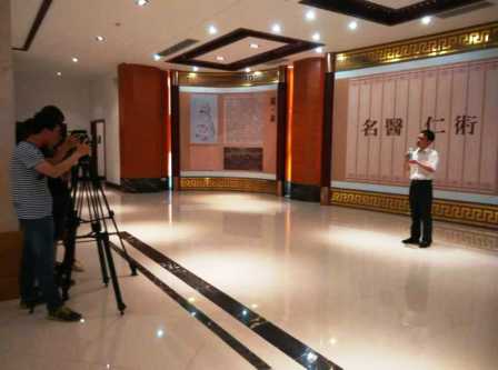 江西電視臺欄目組到仁和集團現場錄制節目