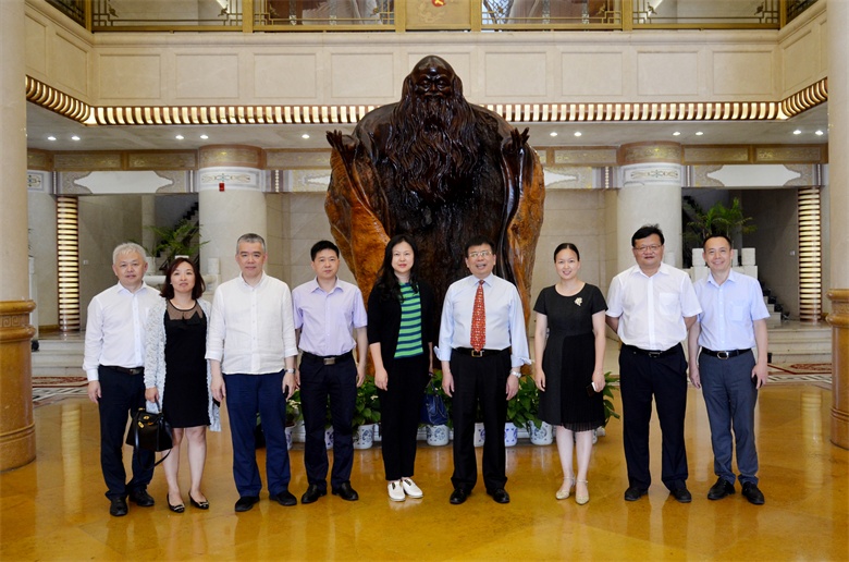 宜春市委常委、副市長陳如標到仁和集團調(diào)研