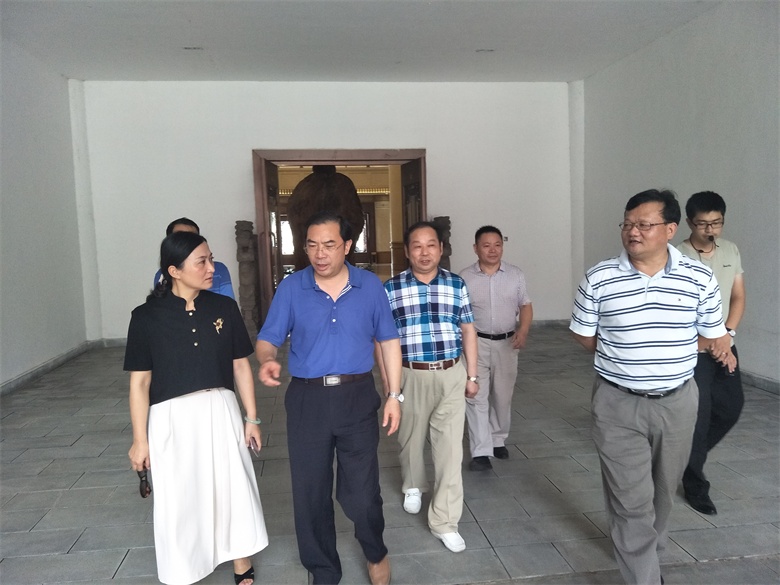 宜春市明月山名勝區(qū)領導到仁和集團考察