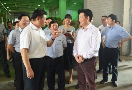 江西省委常委、統(tǒng)戰(zhàn)部長蔡曉明視察仁和集團 (2).jpg