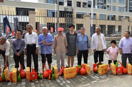 1443140783634022027.jpg 仁和集團2015中秋前夕走訪慰問福利院 (1).jpg