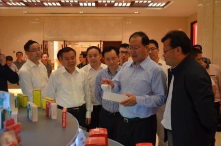 江西省委常委、常務副省長毛偉明視察仁和集團 (1).jpg