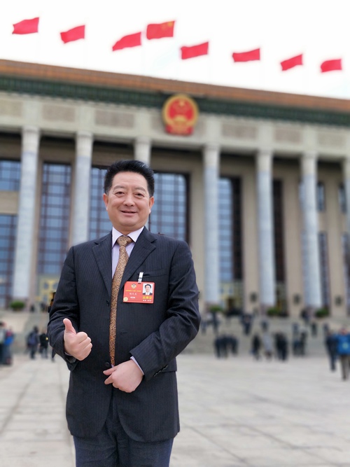 全國(guó)政協(xié)委員楊文龍(受訪者供圖)_副本